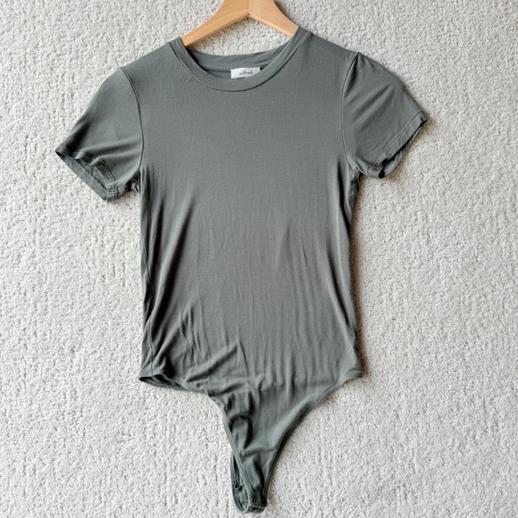 Wilfred Cap Sleeve Bodysuit Small Heather Chrome Gray Stretch Aritzia $58 - Picture 1 of 9